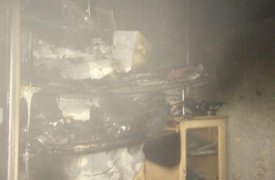 В Новомосковске пожар в многоэтажке тушили семь человек