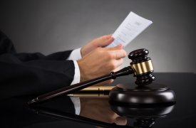 Жительница Новомосковска, угрожавшая судье расправой, получила полтора года колонии
