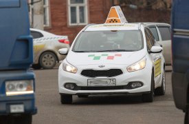 Тульские таксисты просят разрешить им ездить не только на желтых машинах