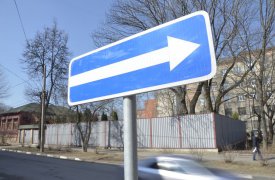 Движение в Денисовском переулке и на улице Революции станет односторонним