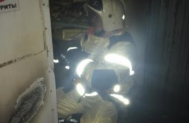В Туле шесть человек тушили горящую палатку тонар