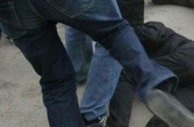 В Алексине злоумышленники избили прохожих и отняли у них куртки