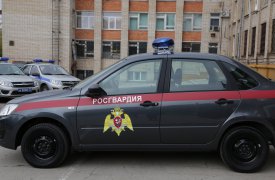В доме по улице Ползунова в Туле мужчина напал на соседку с ножом