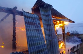 В Туле на Епифанском шоссе огонь уничтожил дачу
