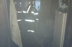 В Туле 15 человек тушили горящую квартиру на Седова