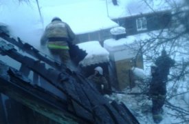 В Тульской области семь пожарных тушили горящую баню
