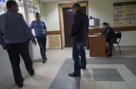 В Тульской области грабитель отобрал у женщины золотое кольцо