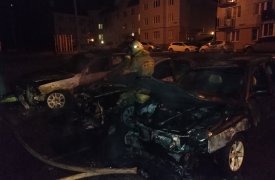 Подробности пожара и взрыва трёх автомобилей в мкр. Левобережный в Туле