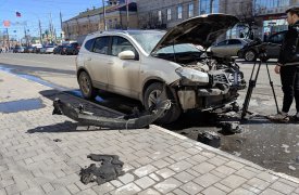 В Туле на проспекте Ленина сгорела иномарка