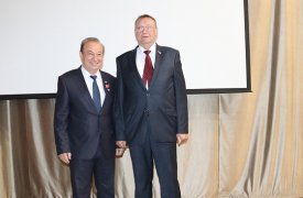 Юрий Цкипури награжден почетным знаком «За вклад в развитие законодательства и парламентаризма»