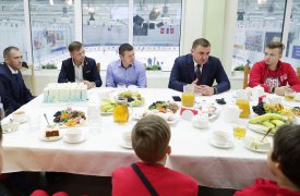 Алексей Дюмин поздравил юных следж-хоккеистов из Тулы с победой на международном турнире