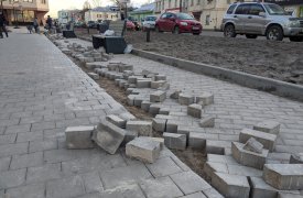 Отремонтированную площадь перед Главпочтамтом частично переделают