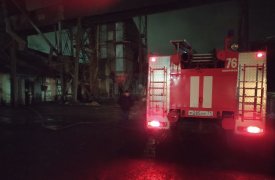 В Ясногорске горевший зерновой склад тушили больше двух часов