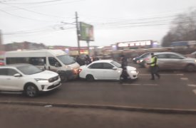 Утреннее ДТП парализовало тульский Зеленстрой
