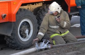 В Тульской области спасатели эвакуировали человека из горящего дома