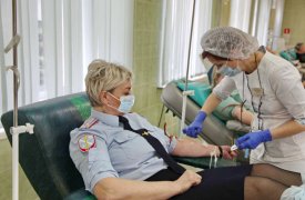 Тульские полицейские сдали кровь в Национальный день донора