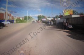 В Новомосковске молодой водитель на иномарке сбил велосипедиста