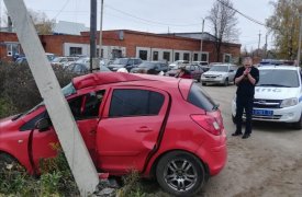 В Туле 18-летняя девушка на Opel влетела в опору ЛЭП