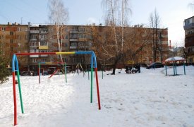 В поселке Куркино Тульской области добились установки новой детской площадки