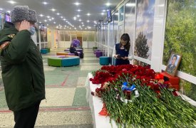 Росгвардейцы в Туле почтили память Героя России Дмитрия Горшкова