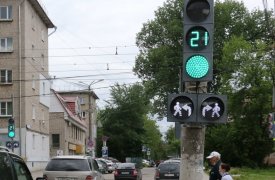 На пересечении улиц 9 Мая и Смидович в Туле установили новый двухфазный светофор