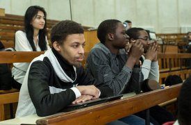 Иностранцев в Тульской области могут вакцинировать от COVID-19 на коммерческой основе