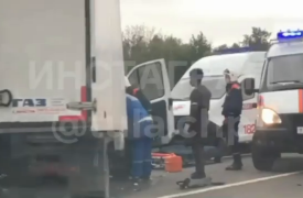 Два грузовика столкнулись на М-2 у поворота на Советск: один из водителей госпитализирован