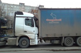 В Туле на Рязанском шоссе затор: столкнулись два большегруза