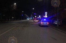 В Туле пьяный водитель на Renault протаранил дерево, два человека госпитализированы