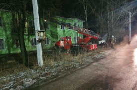 В Ясногорском районе пожарные спасли из горящего дома трех человек