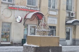 Туляки недовольны новогодними украшениями на месте вазонов на проспекте Ленина