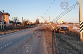 В Щекинском районе двойной обгон закончился ДТП: водителя ВАЗа госпитализировали