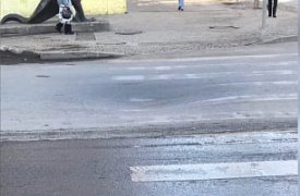 На улице Октябрьской в Туле просел грунт на проезжей части