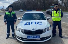 В Тульской области сотрудники ГИБДД помогли ребенку с острым приступом аппендицита