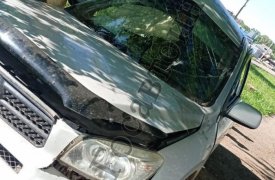 В центре Куркина Тульской области рано утром иномарка врезалась в дерево