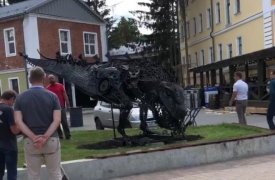 В Туле снова выставили на продажу железного динозавра в стиле стим-панк