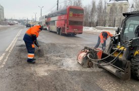 В Туле восстанавливают дорожное покрытие