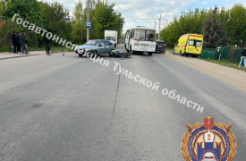 В Новомосковске мотоциклист попал под колеса легковушки