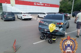 В Щекино автоледи на Mitsubishi сбила коляску с двухлетним ребенком