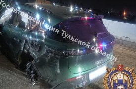Водитель иномарки протаранил опору моста на улице Мосина в Туле
