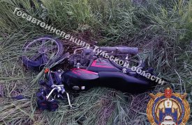 18-летний мопедист с пассажиром оказались в больнице после слета в кювет