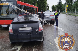 В Туле водитель GEELY Tugella протаранил Toyota Prius на улице Кирова
