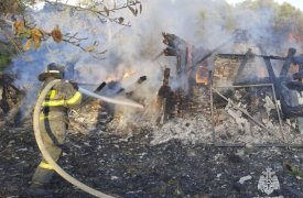 Два автомобиля и две «заброшки» потушили тульские спасатели за сутки
