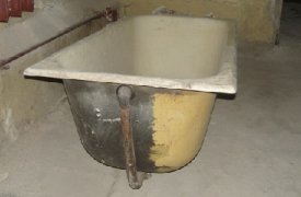 Двое туляков пытались украсть из квартиры металлическую ванну