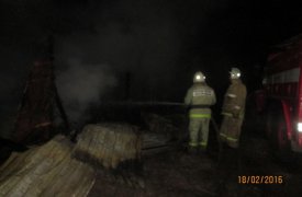 В Тульской области сгорели три сарая с автомобилями