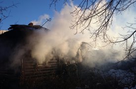 На улице Пролетарской в Туле сгорел заброшенный дом