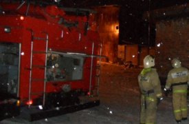 11 человек тушили пожар в нежилом здании в Туле