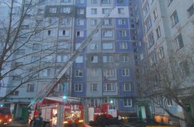 На пожаре в тульском Заречье спасатели вывели из огня 2 человек