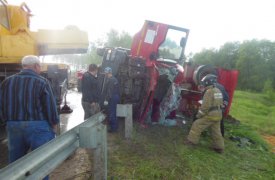 В Алексине в результате опрокидывания грузового 