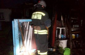 В результате пожара в Тульской области выгорела внешняя часть постройки